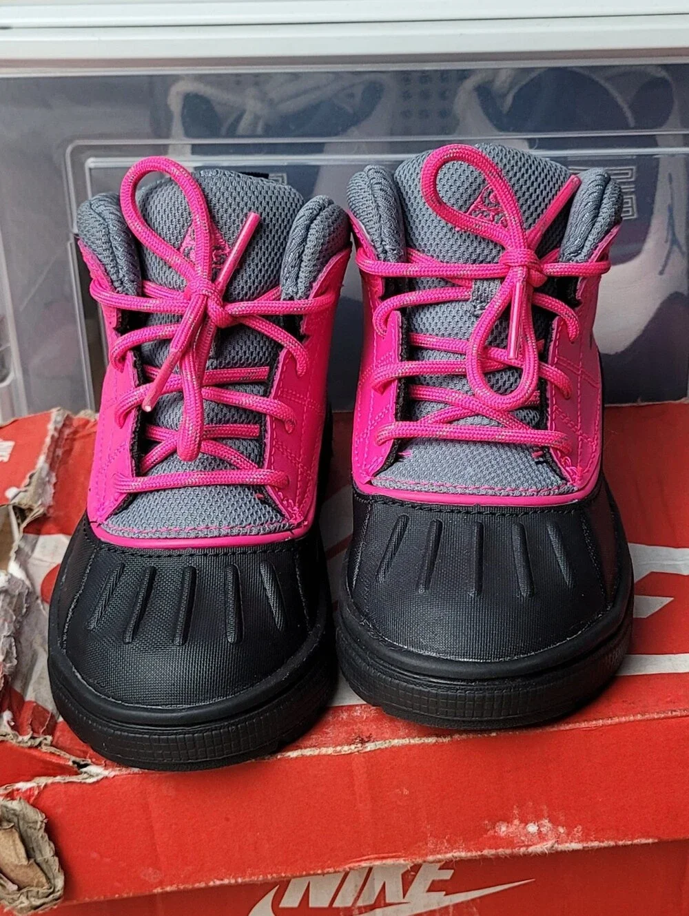 Girls Nike ACG Woodside 2 High Winter Boots 9c Pink Black
